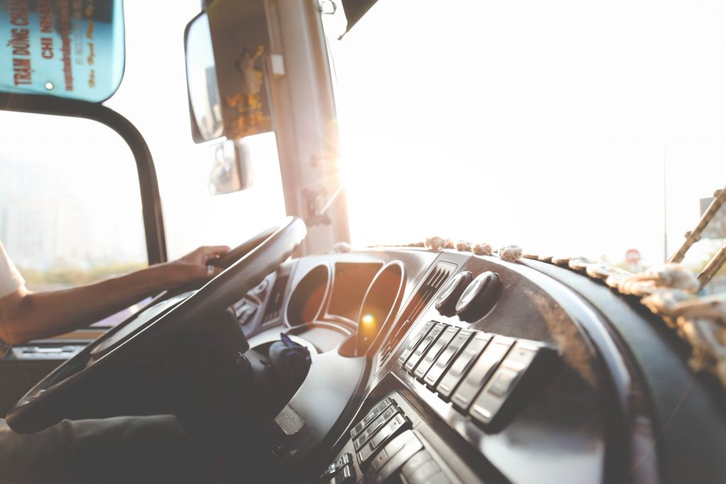 Leia mais sobre o artigo RESPONSABILIDADE SOLIDÁRIA NO TRANSPORTE: ENTENDENDO O CONCEITO E SUAS IMPLICAÇÕES